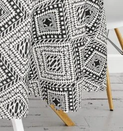 Rond Tafelkleed Ø140cm - De Groen Home - Bedrukt Velvet Textiel - Zwarte & Witte Scandinavisch Design - Tafelkleed -Merkloos Verkoopwinkel 1128x1200 4