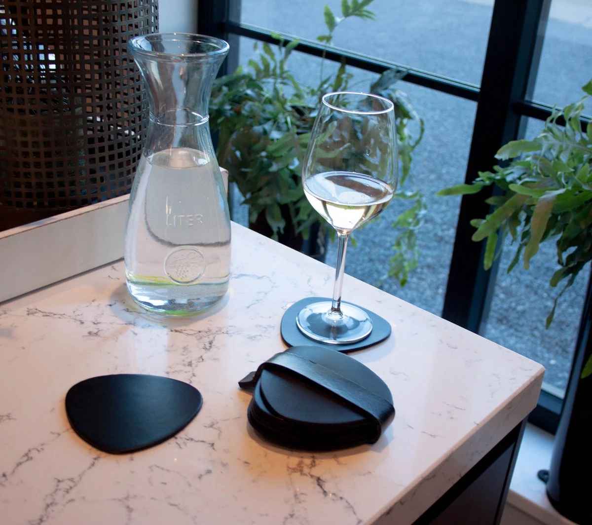 Brute Strength - Onderzetters Voor Glazen - Leer - Zwart - Semi Rond - 6 Stuks 5 Brute Strength - Onderzetters Voor Glazen - Leer - Zwart - Semi Rond - 6 Stuks - Afbeelding 5