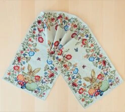 Merkloos Tafelloper - Gobelin - Pasen - Paashaas En Bloemen - Loper 140 Cm