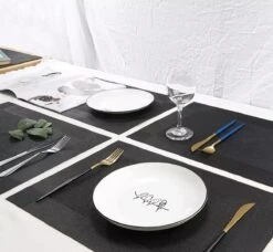 Merkloos De Millennials Duurzame Placemats 4 Stuks - Zwart - Decoratie - Hittebestendig - Makkelijk Schoon - Fijngeweven PVC - Herbruikbare - Keukenaccessoires - Cadeau -Merkloos Verkoopwinkel 1200x1110 4