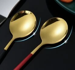 Merkloos Bestekset - 24 Delig Bestekset - 6 Personen - Rood/Goud - Tafellepels/Tafelmessen/Tafelvorken/Koffielepels - Roestvrij Staal -Merkloos Verkoopwinkel 1200x1111 1