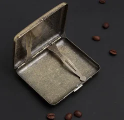 BOTC Sigarettendoosje - Lucky Sigaretten Case - Koper - 18-20 Sigaretten - Sigarettenhouder –Sigaretten Box – Sigaretten Opbergdoosje -Merkloos Verkoopwinkel 1200x1164 5