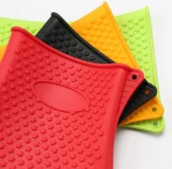 Merkloos Hittebestendige Siliconen Ovenwant - Antislip BBQ & Keuken Handschoenen - 2 Stuks - Rood -Merkloos Verkoopwinkel 1200x1180 5