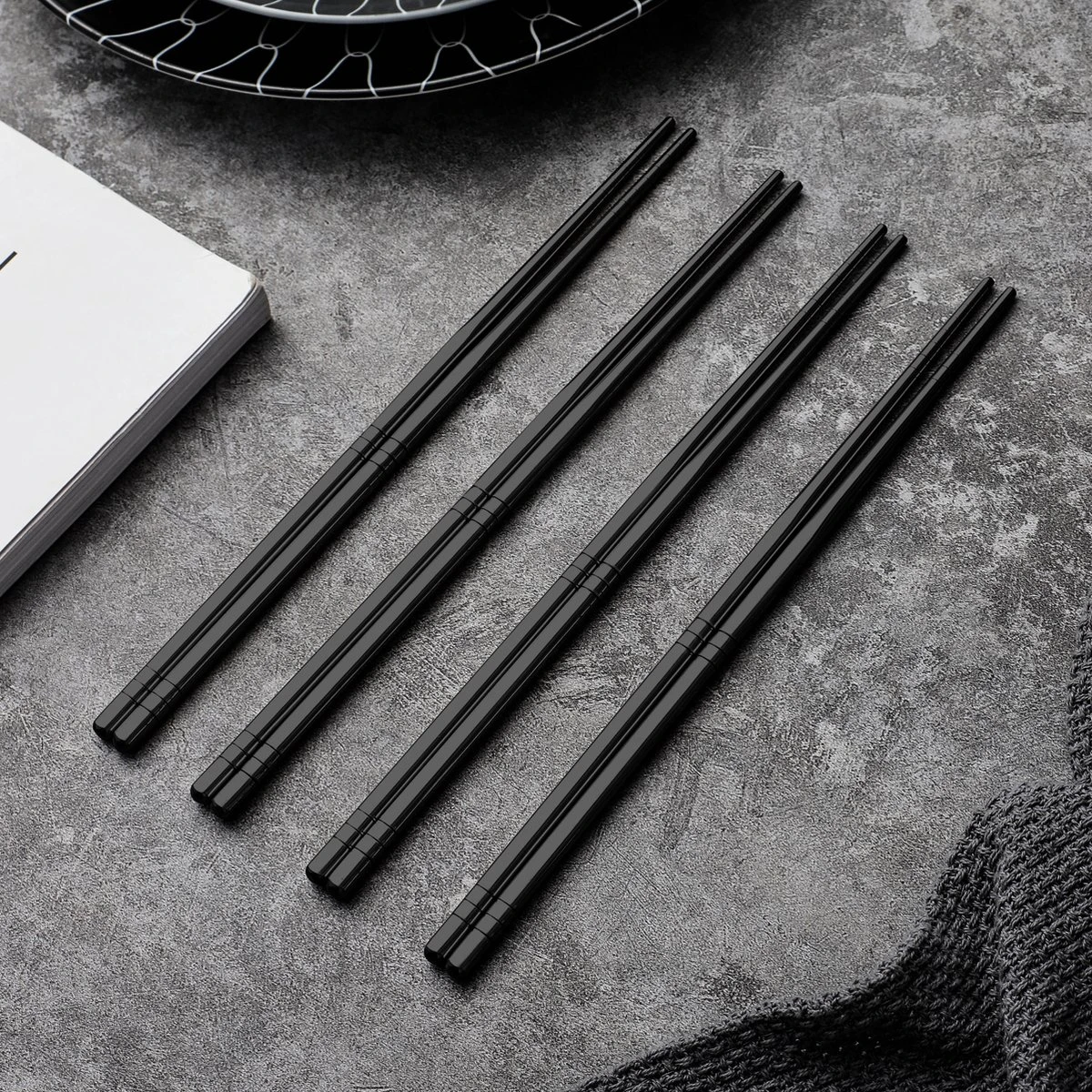 Alheco 6 Paar Koreaanse Chopsticks - Eetstokjes - Metaal / RVS - Zwart 2 Alheco 6 Paar Koreaanse Chopsticks - Eetstokjes - Metaal / RVS - Zwart - Afbeelding 2
