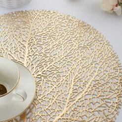Gouden Placemat Leaf - Rond - Set Van 4 Stuks - Bloem - Blad Goud- Elegant - Chique - Feest - Bruiloft - Trouwen - Hoogwaardig Kwaliteit - 38 Cm - Feestelijk Dineren -Merkloos Verkoopwinkel 1200x1200 1742