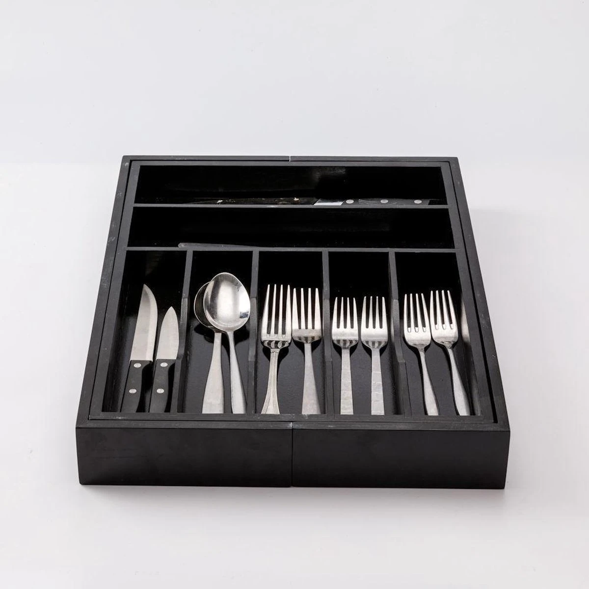 Merkloos Decopatent® Uitschuifbaar Bestekbak - Besteklade - 7 Vaks -> Uitschuifbaar Naar 9 Vakken - Bestekbakken Organizer - Bamboe - Zwart 3 Merkloos Decopatent® Uitschuifbaar Bestekbak - Besteklade - 7 Vaks -> Uitschuifbaar Naar 9 Vakken - Bestekbakken Organizer - Bamboe - Zwart - Afbeelding 3