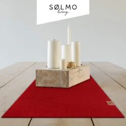 Sølmo I Design Tafelloper Rood Vilt I 150x40cm Tafelloper I Scandinavische Vilt Tafelloper Wasbaar Met Leren Label - Tafelloper Winter (Wijnrood)
