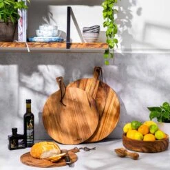 Bowls And Dishes Pure Teak Wood Borrelplank - Serveerplank - Hapjesplank - Tapasplank - Kaasplank Rond Met Handvat Ø 30 X 1,5cm - Cadeau Tip! -Merkloos Verkoopwinkel 1200x1200 2231