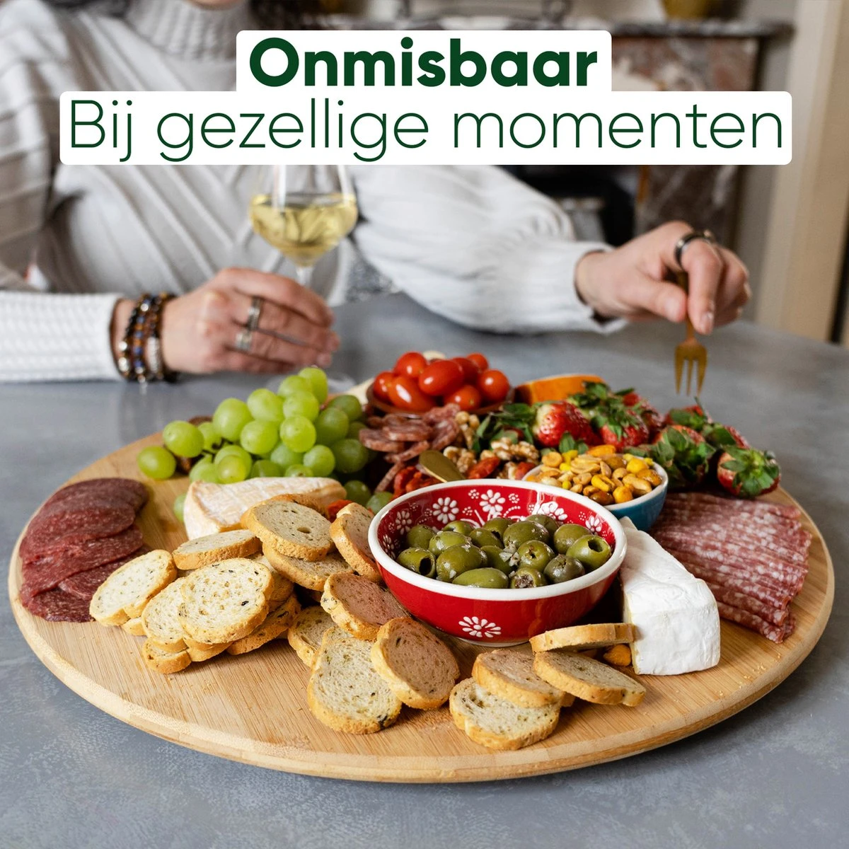 JoFlow Draaiplateau Of Borrelplank - Draaischijf – Draaischotel – 360 Graden Roterend Serveerbord, Hapjesplank, Van Bamboe Hout – Roterende Plaat – ⌀ 35CM 2 JoFlow Draaiplateau Of Borrelplank - Draaischijf – Draaischotel – 360 Graden Roterend Serveerbord, Hapjesplank, Van Bamboe Hout – Roterende Plaat – ⌀ 35CM - Afbeelding 2