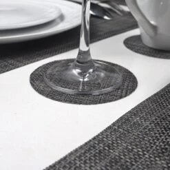 Merkloos De Millennials Duurzame Placemats 6+6 (gratis Coaster) - Zwart- Decoratie - Hittebestendig - Makkelijk Schoon - Fijngeweven PVC - Herbruikbare - Keukenaccessoires - Cadeau -Merkloos Verkoopwinkel 1200x1200 2287