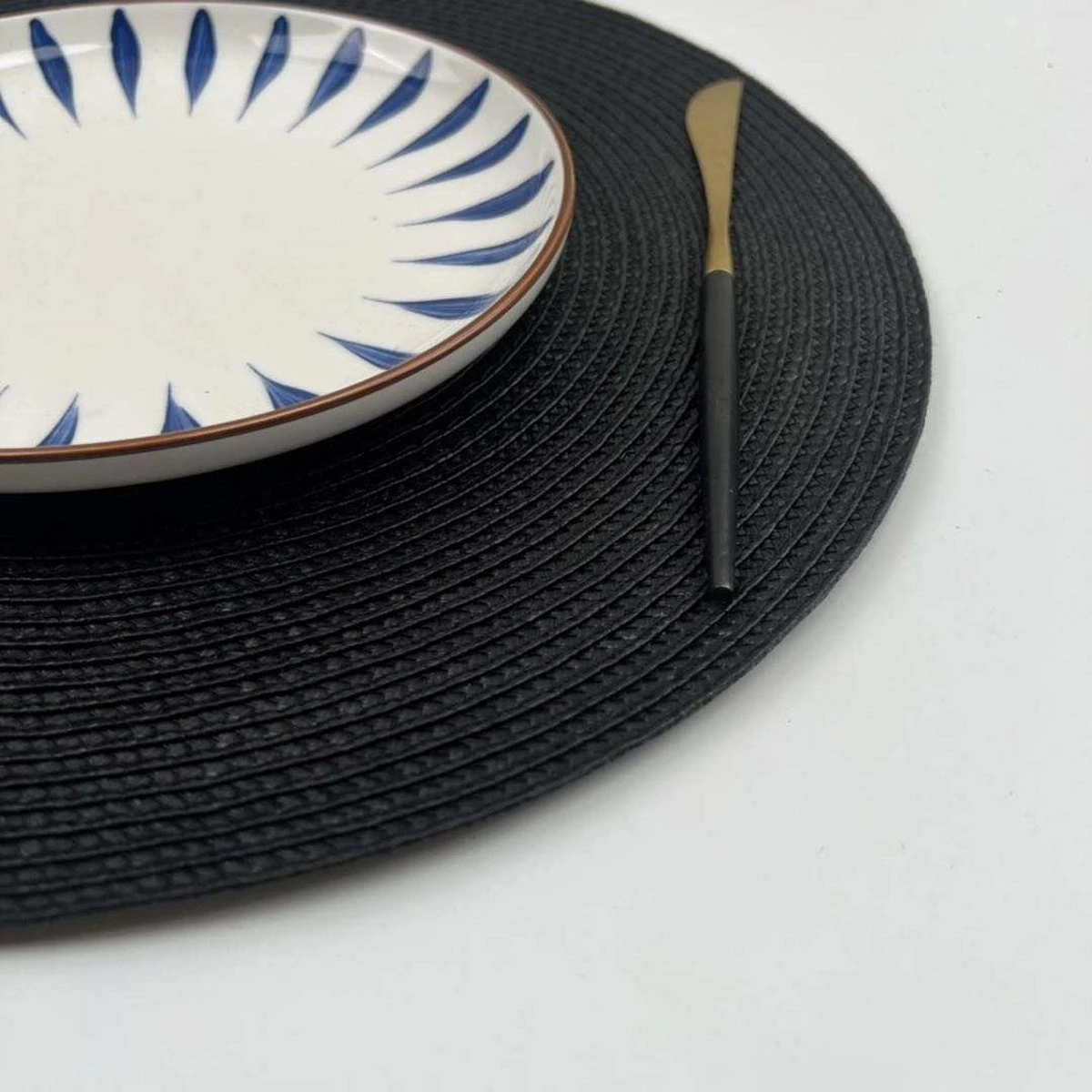 Merkloos Placemats - Rond - 38 Cm - 4 Stuks - Onderlegger - Hitte Bestendig - Zwart - Luxe Uitstraling 2 Merkloos Placemats - Rond - 38 Cm - 4 Stuks - Onderlegger - Hitte Bestendig - Zwart - Luxe Uitstraling - Afbeelding 2