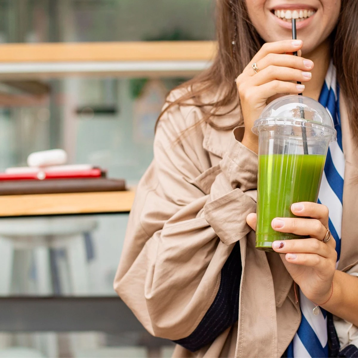 Merkloos Composteerbare Wegwerpbeker Met Dome Deksel Met Gat Voor Frisdrank En Smoothies | 400 Ml | Ø 96 Mm | PLA | 50 Stuks 2 Merkloos Composteerbare Wegwerpbeker Met Dome Deksel Met Gat Voor Frisdrank En Smoothies | 400 Ml | Ø 96 Mm | PLA | 50 Stuks - Afbeelding 2