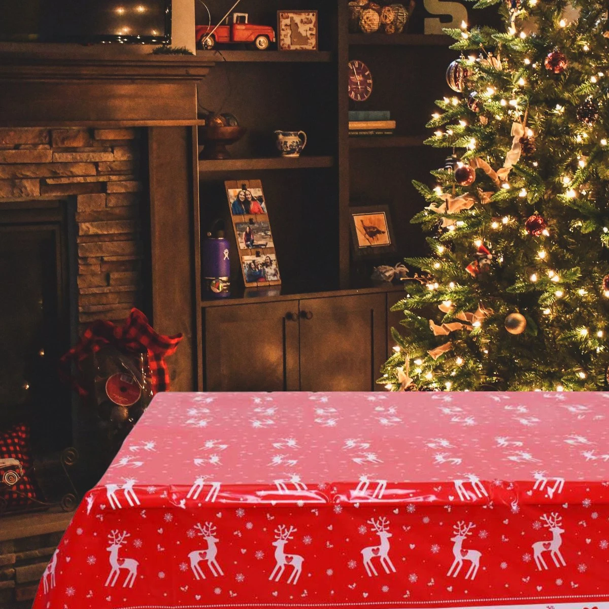 Pazzo Festa - Wegwerp Tafelkleed - 2 Stuks - Kerst - Rood Wit - Vlek & Geurvrij - Party's - 3 Pazzo Festa - Wegwerp Tafelkleed - 2 Stuks - Kerst - Rood Wit - Vlek & Geurvrij - Party's - - Afbeelding 3