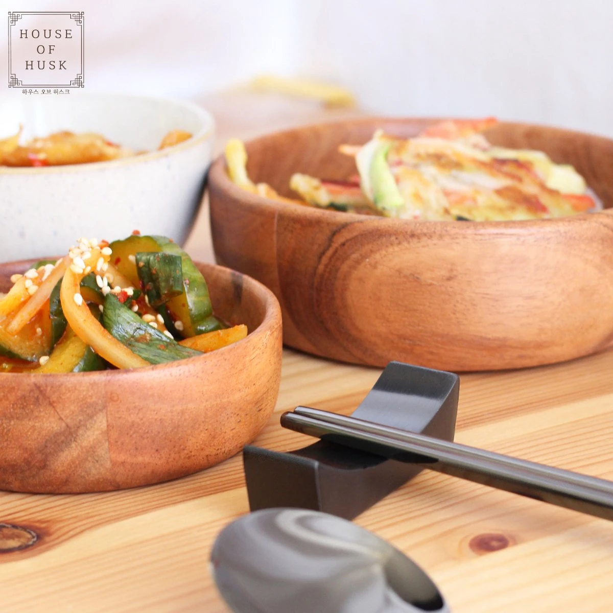 House Of Husk 1 Persoons Chopstick Set - 1 Paar Metalen Koreaanse Eetstokjes - Inclusief Eetlepel En Houder - RVS - Metaal - Eetstokjes - Koreaans - Vaatwasserbestendig - Sushi Chopsticks - Noodles - Zwart 4 House Of Husk 1 Persoons Chopstick Set - 1 Paar Metalen Koreaanse Eetstokjes - Inclusief Eetlepel En Houder - RVS - Metaal - Eetstokjes - Koreaans - Vaatwasserbestendig - Sushi Chopsticks - Noodles - Zwart - Afbeelding 4