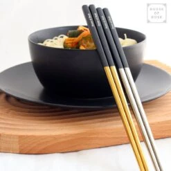 House Of Husk Chopsticks Set - Koreaanse Eetstokjes - Vaatwasserbestendig - RVS - 5 Paar - Duo Tone - Zwart Goud 12 House Of Husk Chopsticks Set - Koreaanse Eetstokjes - Vaatwasserbestendig - RVS - 5 Paar - Duo Tone - Zwart Goud -Merkloos Verkoopwinkel 1200x1200 489