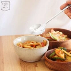 House Of Husk 1 Persoons Chopstick Lepel Set - 1 Paar Metalen Koreaanse Eetstokjes - Inclusief Eetlepel En Houder - RVS - Metaal - Eetstokjes - Koreaans - Vaatwasserbestendig - Sushi Chopsticks - Noodles - Zilver -Merkloos Verkoopwinkel 1200x1200 492