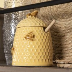 Clayre & Eef Honingpot Met Lepel Ø 11x14 Cm Geel Keramiek Rond Bijen Voorraadpot Deksel Bewaarpot Opbergpot -Merkloos Verkoopwinkel 1200x1200 76