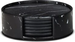 Castagnola Lederen Onderzetters Met Houder – Onderzetters Voor Glazen – Onderzetters Design – Onderzettersset – Drink Onderzetters – Leder – Leren Onderzetters – Set Van 6 – Zwart/Wit -Merkloos Verkoopwinkel 1200x678 2