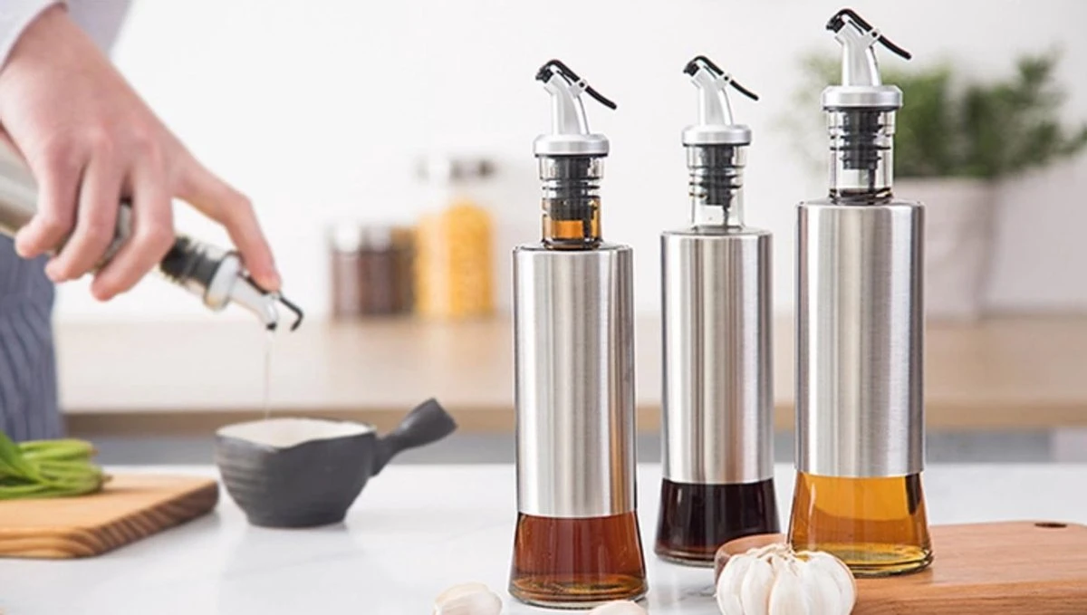 Oliefles - Met Schenktuit - 300ml - Luxe Oliefles - Olijfolie Fles - Oliefles - Olie- En Azijnstel - Azijnfles 5 Oliefles - Met Schenktuit - 300ml - Luxe Oliefles - Olijfolie Fles - Oliefles - Olie- En Azijnstel - Azijnfles - Afbeelding 5