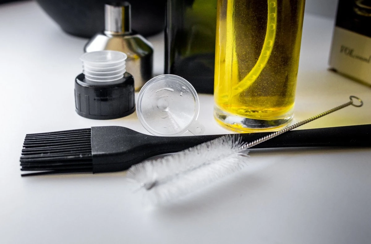 Olijfolie Fles – Olijfolie/ Azijn – 500 ML – Glazen Oliefles – Luxe Olie Fles - Navulbaar – Inclusief Schenktuit, Trechter En Dop Met Kurk – Olijfolie Set – Olijfolie Sprayer Inclusief Accessoires – 100 ML – Olijfolie Verstuiver Voor Keuken Of BBQ 9 Olijfolie Fles – Olijfolie/ Azijn – 500 ML – Glazen Oliefles – Luxe Olie Fles - Navulbaar – Inclusief Schenktuit, Trechter En Dop Met Kurk – Olijfolie Set – Olijfolie Sprayer Inclusief Accessoires – 100 ML – Olijfolie Verstuiver Voor Keuken Of BBQ - Afbeelding 9