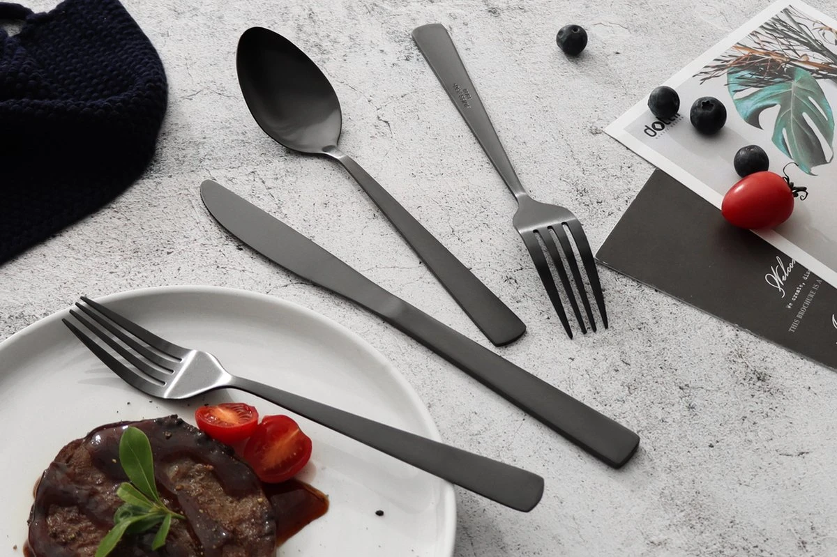 Swiss Pro+ Bestekset In Koffer-72 Delig-12 Persoons-Zwitsers Kwaliteit-Complete Set-100% Roestvrijstaal- Zwart 3 Swiss Pro+ Bestekset In Koffer-72 Delig-12 Persoons-Zwitsers Kwaliteit-Complete Set-100% Roestvrijstaal- Zwart - Afbeelding 3