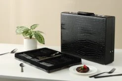 Swiss Pro+ Bestekset In Koffer-72 Delig-12 Persoons-Zwitsers Kwaliteit-Complete Set-100% Roestvrijstaal- Zwart 23 Swiss Pro+ Bestekset In Koffer-72 Delig-12 Persoons-Zwitsers Kwaliteit-Complete Set-100% Roestvrijstaal- Zwart -Merkloos Verkoopwinkel 1200x799 27