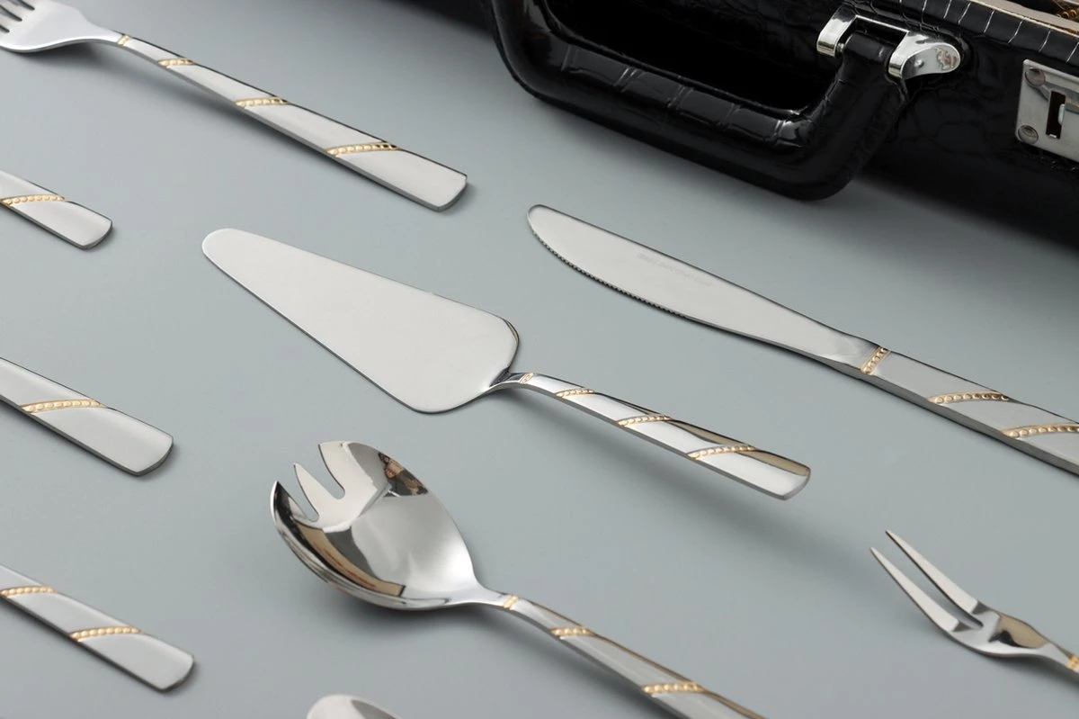 Swiss Pro+ Bestekset In Koffer-72 Delig-12 Persoons-Zwitsers Kwaliteit-Complete Set-100% Roestvrijstaal-Modern Gold 8 Swiss Pro+ Bestekset In Koffer-72 Delig-12 Persoons-Zwitsers Kwaliteit-Complete Set-100% Roestvrijstaal-Modern Gold - Afbeelding 8