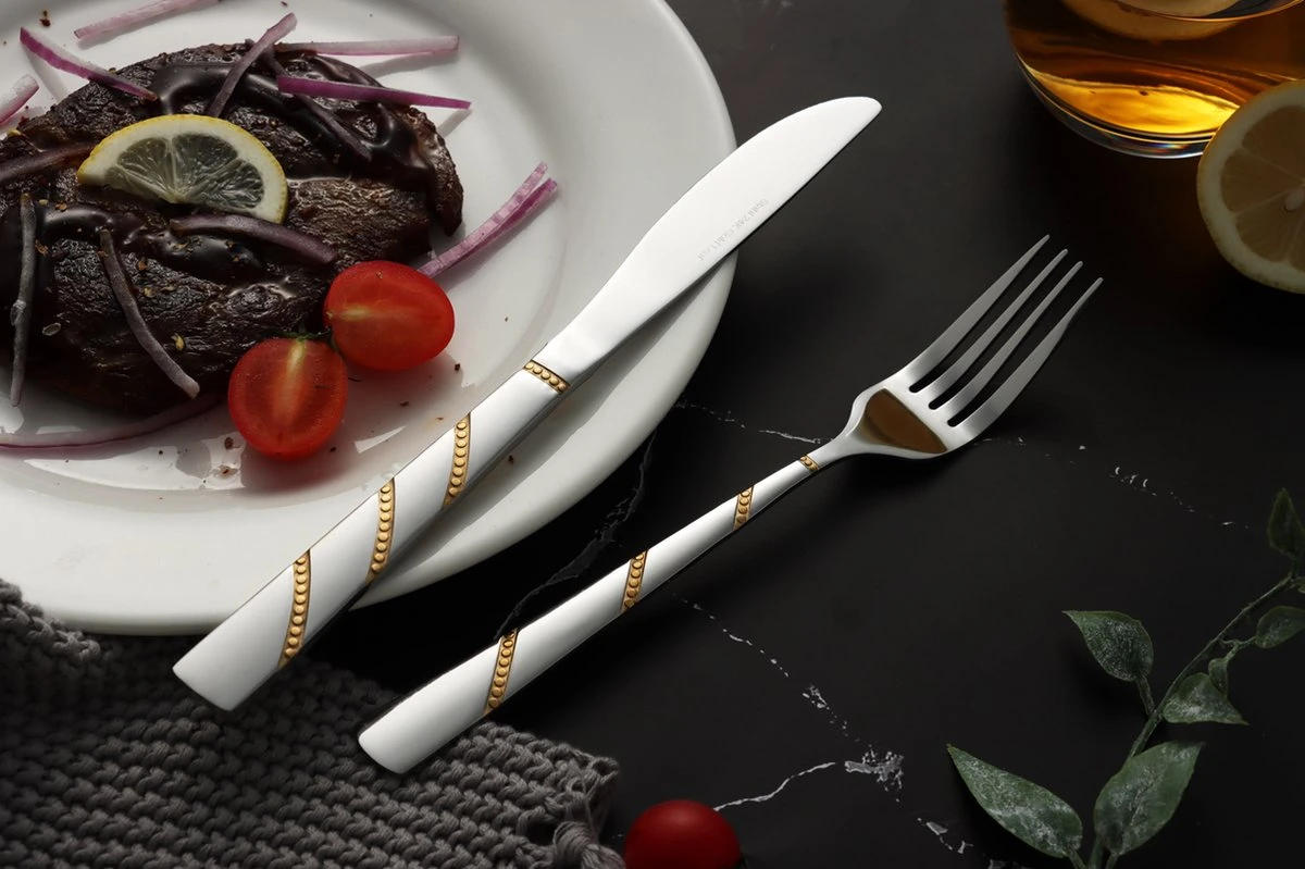 Swiss Pro+ Bestekset In Koffer-72 Delig-12 Persoons-Zwitsers Kwaliteit-Complete Set-100% Roestvrijstaal-Modern Gold 10 Swiss Pro+ Bestekset In Koffer-72 Delig-12 Persoons-Zwitsers Kwaliteit-Complete Set-100% Roestvrijstaal-Modern Gold - Afbeelding 10