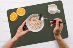 Placemats - Groen - Kleur - Neutraal - Vinyl - Antislip - Placemat - Onderleggers - 45x30 Cm - Eetkamer - Keuken Accessoires -Merkloos Verkoopwinkel 1200x800 122