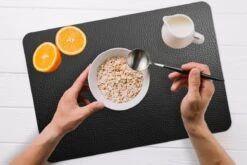 Placemat - Placemats Kunststof - Lederen Structuur - Zwart Wit - 45x30 Cm - 6 Stuks - Hittebestendig - Anti-Slip - Onderlegger - Afneembaar -Merkloos Verkoopwinkel 1200x800 141