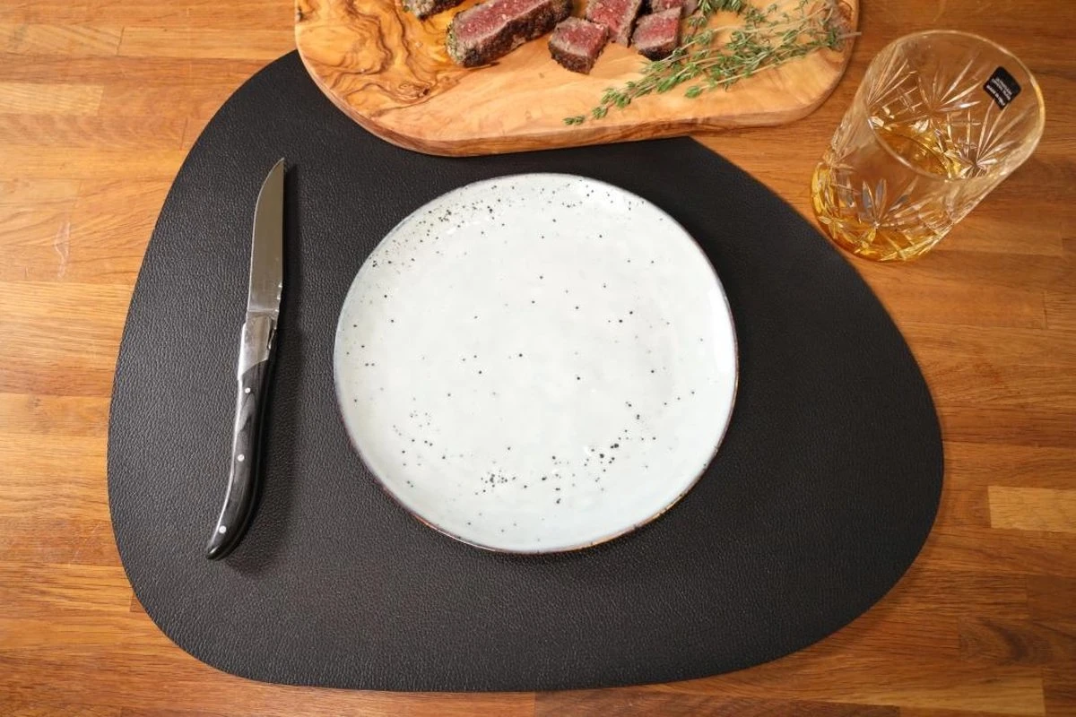 Jay Hill Placemats - Vegan Leer - Zwart - Organic - 44 X 37 Cm - 6 Stuks 2 Jay Hill Placemats - Vegan Leer - Zwart - Organic - 44 X 37 Cm - 6 Stuks - Afbeelding 2