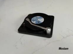 Merkloos Vinyl Platen Onderzetters Met Platenspeler - 6 Stuks - LP Onderzetters - Onderzetters Voor Glazen - Anti-Slip - Vinyl - Platenspeler - Langspeelplaat - Rond - Vintage - Party - Muziek - Glazenonderzetter - Platen -Merkloos Verkoopwinkel 1200x895 5