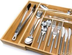 Budu Uitschuifbare Bamboe Bestekbak #43 (43 Cm Diep) - Bestekcassette Hout - Besteklade - 43 X 32,2 - 53 Cm - 6/8 Vakken -Merkloos Verkoopwinkel 1200x923 1