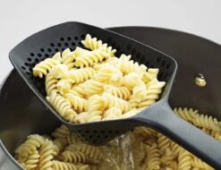 Joseph Joseph Scoop Plus Vergietlepel - Schuimspaan - Frituurschep -Merkloos Verkoopwinkel 1200x923 3