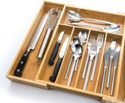 Budu Uitschuifbare Bamboe Bestekbak #38 (38 Cm Diep) - Bestekcassette Hout - Besteklade - 38 X 29,5 - 47,8 Cm - 5/7 Vakken -Merkloos Verkoopwinkel 1200x990