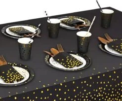 Merkloos Folie Tafelkleed - Zwart Tafelzeil Met Gouden Stippen - Verjaardag Feest - Tafel Accessoire - Party Plastic Decoratie - Metallic Dots - 50 Jaar – Bruiloft - Oud En Nieuw – 2023 Nieuwjaar – Kerst Versiering - Kerstmis Aankleding - 137 X 274 Cm – Goud -Merkloos Verkoopwinkel 1200x997 8