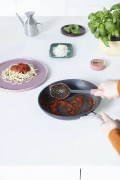 Brabantia Tasty+ Opscheplepel Plus Schraper - Grape Red 17 Brabantia Tasty+ Opscheplepel Plus Schraper - Grape Red -Merkloos Verkoopwinkel 799x1200 2