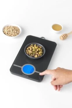 Brabantia Tasty+ Keukenweegschaal Digitaal - Op Batterijen - Dark Grey -Merkloos Verkoopwinkel 800x1200 26