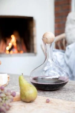 Sagaform - Nature - Wijn Karaf Met Eiken Stopper -Merkloos Verkoopwinkel 800x1200 71