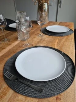 Merkloos Placemats - Rond - 38 Cm - 4 Stuks - Onderlegger - Hitte Bestendig - Donker Grijs - Luxe Uitstraling 9 Merkloos Placemats - Rond - 38 Cm - 4 Stuks - Onderlegger - Hitte Bestendig - Donker Grijs - Luxe Uitstraling -Merkloos Verkoopwinkel 899x1200 33