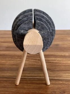 O.N. Der Zetter - Onderzetters Voor Glazen - Houten Rendier XL Met 12 Vilten Onderzetters - Groot - Rond - Donkergrijs - Bruin - Decoratie - Hittebestendig - Housewarming - Afscheid - Kado - Verjaardag - Man - Vrouw - Pasen Cadeau Feest Uniek 25 Euro 17 O.N. Der Zetter - Onderzetters Voor Glazen - Houten Rendier XL Met 12 Vilten Onderzetters - Groot - Rond - Donkergrijs - Bruin - Decoratie - Hittebestendig - Housewarming - Afscheid - Kado - Verjaardag - Man - Vrouw - Pasen Cadeau Feest Uniek 25 Euro -Merkloos Verkoopwinkel 899x1200 45