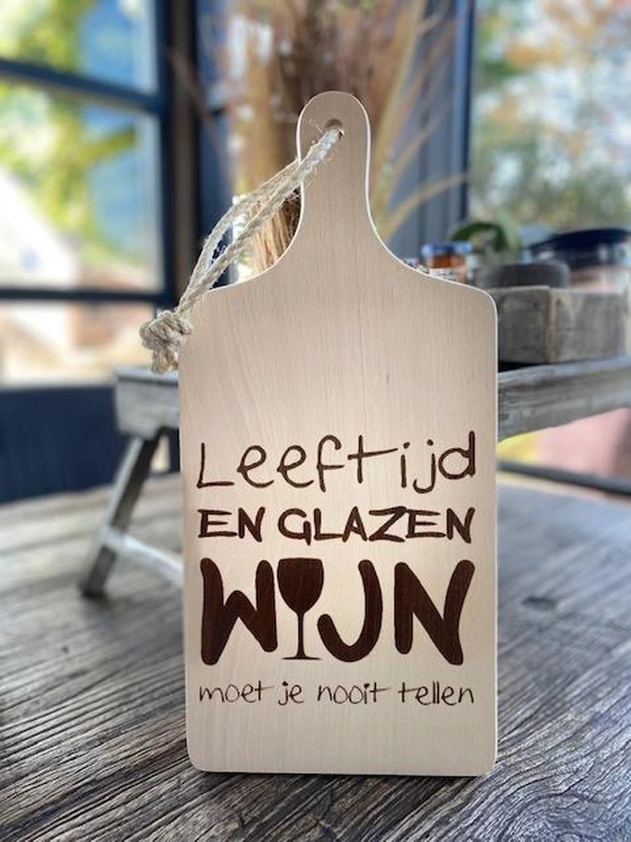 Merkloos Serveerplank Met Tekst / Leeftijd En Glazen Wijn Moet Je Nooit Tellen / Sarah / 50 Jaar / Verjaardag / Cadeau 1 Merkloos Serveerplank Met Tekst / Leeftijd En Glazen Wijn Moet Je Nooit Tellen / Sarah / 50 Jaar / Verjaardag / Cadeau