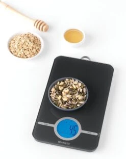Brabantia Tasty+ Keukenweegschaal Digitaal - Op Batterijen - Dark Grey -Merkloos Verkoopwinkel 951x1200 3